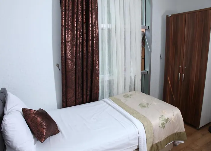 Отель Garden Hill