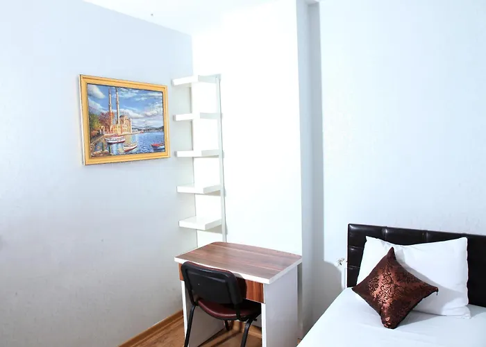 Отель Garden Hill