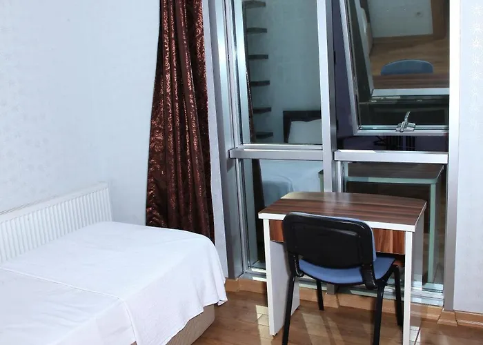 Garden Hill Отель 3*