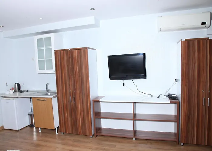 Отель Garden Hill 3*