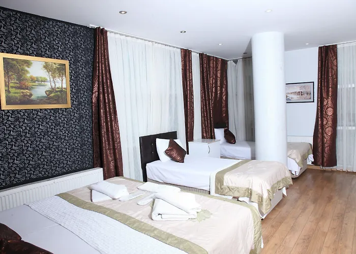 Garden Hill Отель 3*