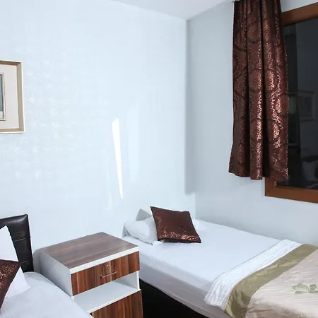 Garden Hill Отель 3*