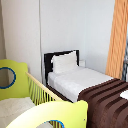 Garden Hill Отель 3*